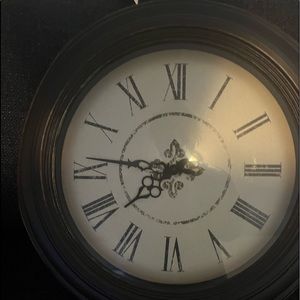 Huge battery operated wall clock